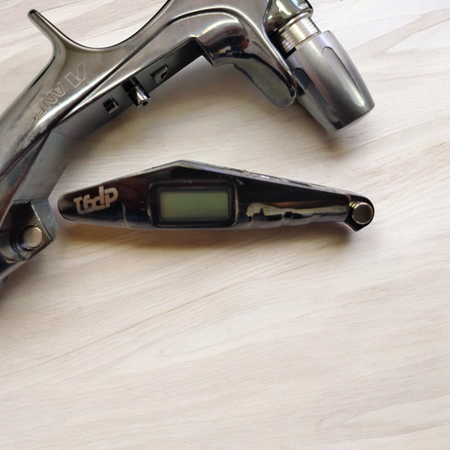Aerografo per Carrozzerie Iwata Ws400 Sr2d 13hd Pistola Base Digitale Pro Set